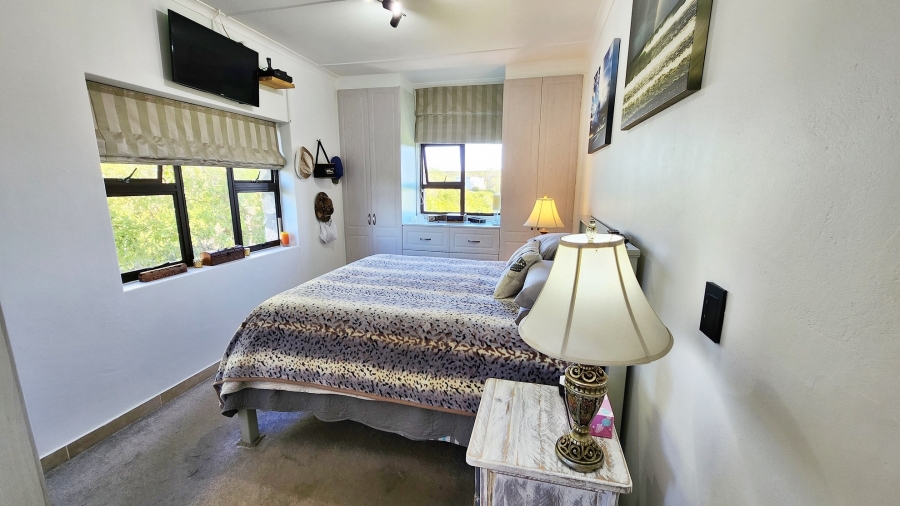 5 Bedroom Property for Sale in Struisbaai Western Cape